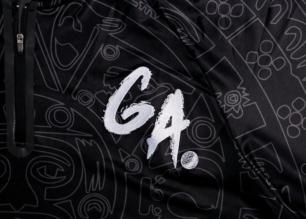 Bladed Collar Polo Black/Black Calendario