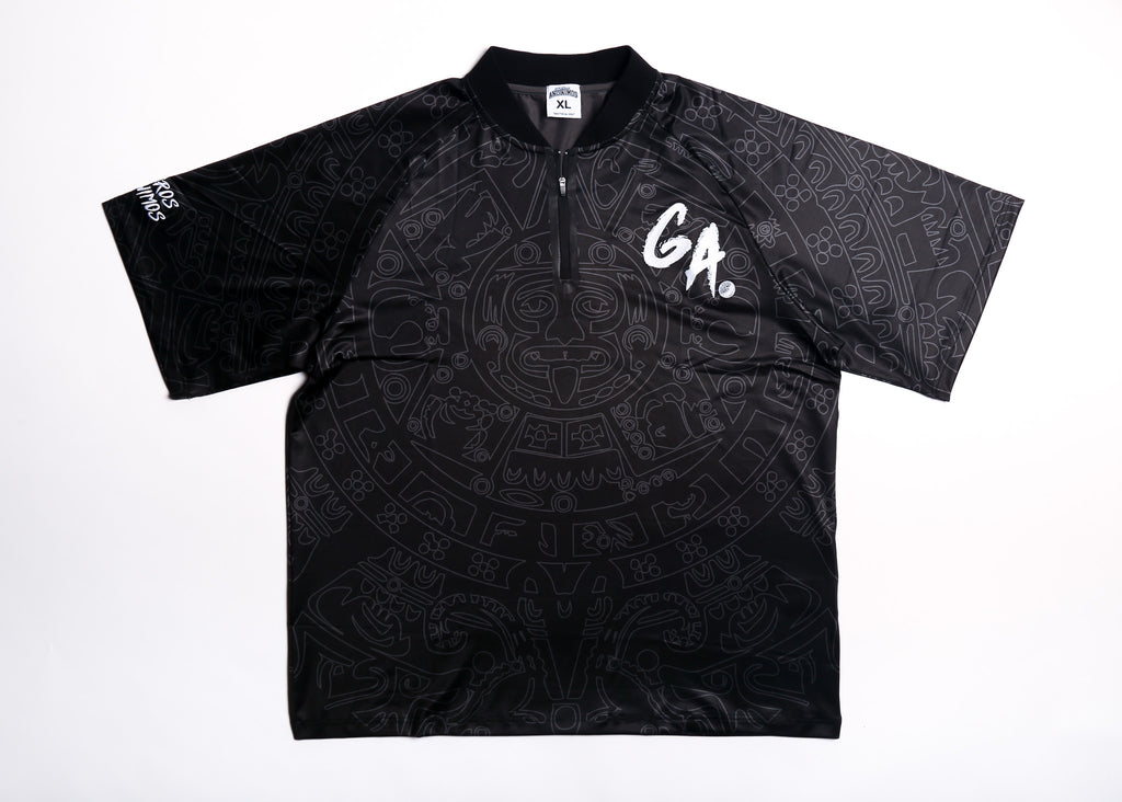 Bladed Collar Polo Black/Black Calendario