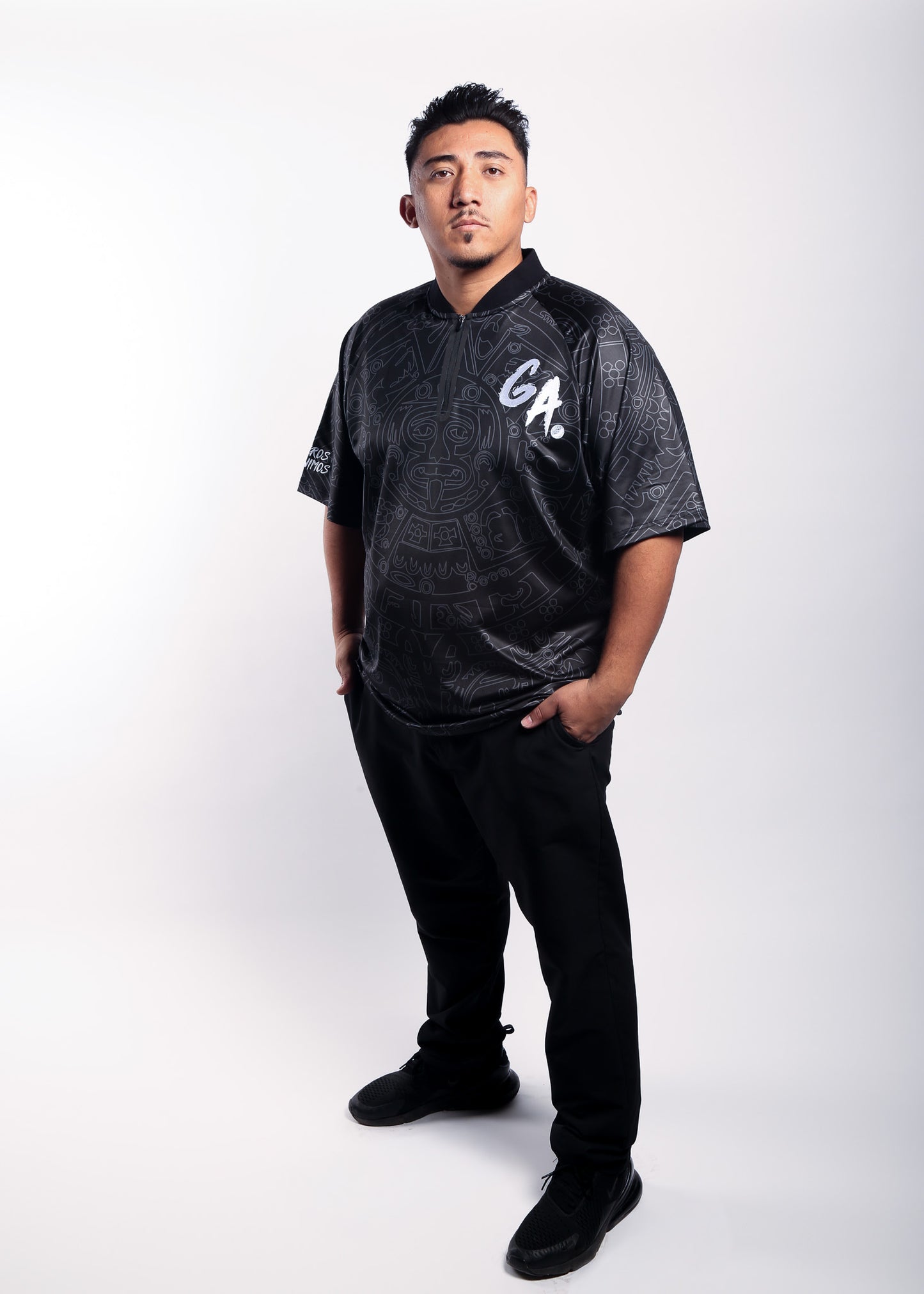 Bladed Collar Polo Black/Black Calendario